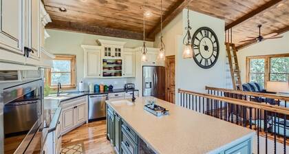 Rocky Mountain Retreat 4 Bedroom Home by RedAwning