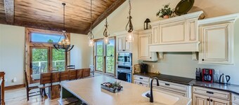 Rocky Mountain Retreat 4 Bedroom Home by RedAwning