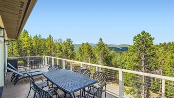 Nhà, 4 phòng ngủ | Ban công