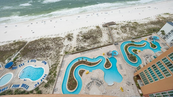 Apartment, 3 Schlafzimmer | Pool | Innenpool, Außenpool