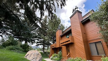 Condo, 2 Bedrooms | Exterior