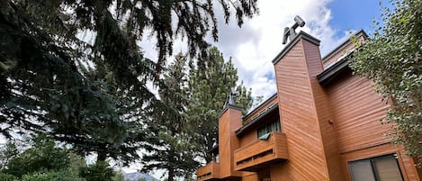 콘도, 침실 2개 | 외관