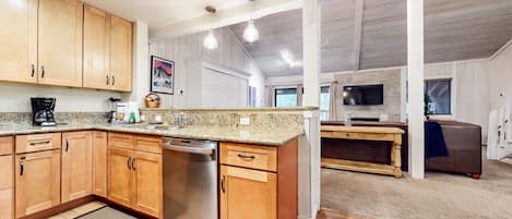 Condo, 3 Bedrooms | Private kitchen | Fridge, oven, coffee/tea maker, toaster