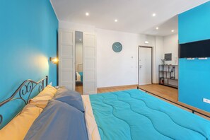 1 bedroom, iron/ironing board, travel crib, WiFi