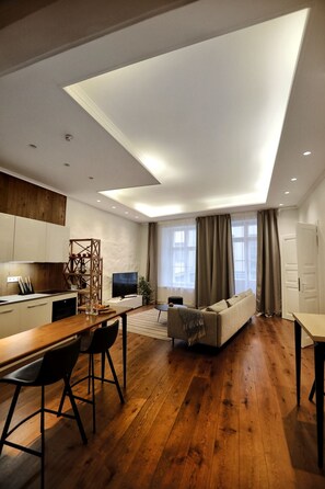 TV - Town Hall Square Apartment. Best Location in Town! (Tallinn)