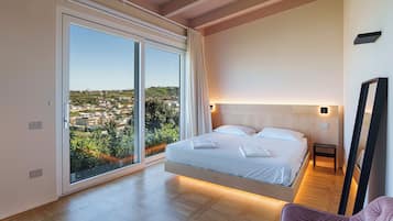 Tripla Standard, vista mare | Minibar, una cassaforte in camera, Wi-Fi gratuito