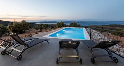 Charming Villa Horizont with swimming pool