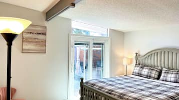 3 bedrooms, in-room safe, desk, iron/ironing board