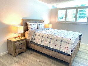 3 chambres, coffre-fort, bureau, fer et planche à repasser