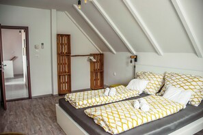 3 bedrooms, WiFi, bed sheets - Cozy house at Balaton with A/C (Aszófo)