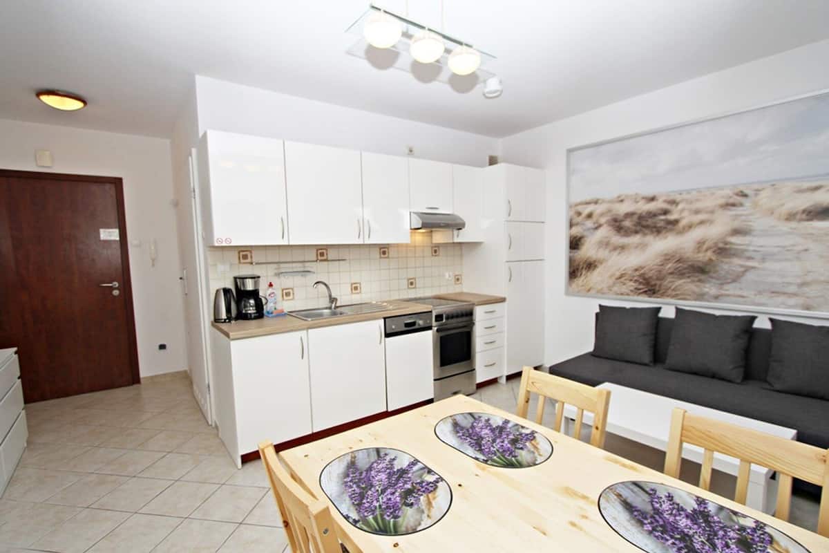 1 habitación, tabla de planchar con plancha y wifi gratis