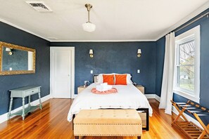 5 chambres, fer et planche à repasser, Wi-Fi, draps fournis