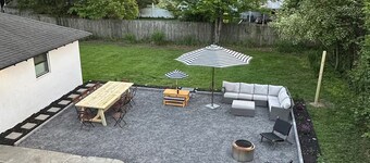 Spacious home in Red Bank; great for groups. 15 mins to Sandy Hook or Sea Bright