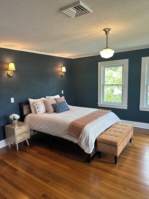 4 soverom, strykejern/-brett, wi-fi og sengetøy