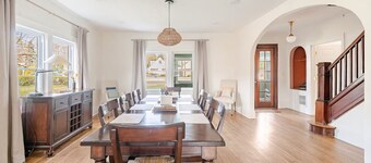 Spacious home in Red Bank; great for groups. 15 mins to Sandy Hook or Sea Bright
