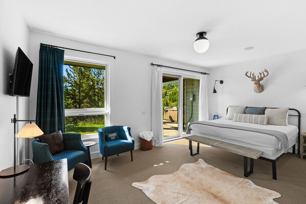 3 bedrooms, desk, iron/ironing board, WiFi