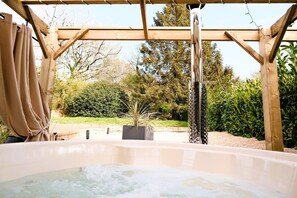 Outdoor spabad