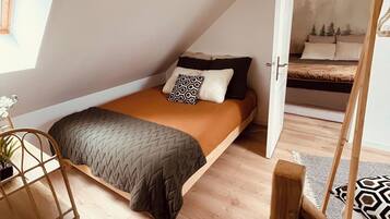 2 bedrooms, WiFi, bed sheets