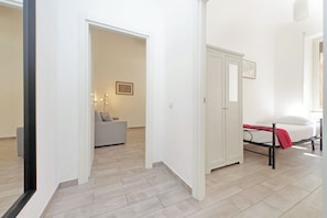 2 dormitorios, tabla de planchar con plancha, wifi gratis y ropa de cama