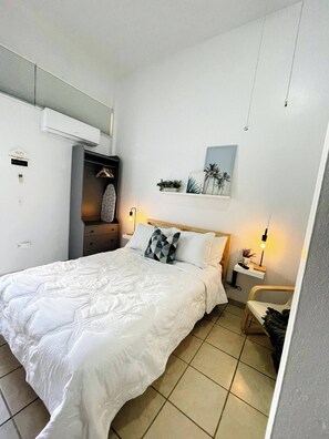 1 bedroom, iron/ironing board, WiFi, bed sheets - Jenny's cozy Nest.

 (San Juan)