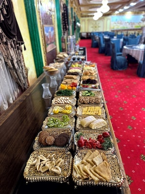 Petit déjeuner buffet compris tous les jours