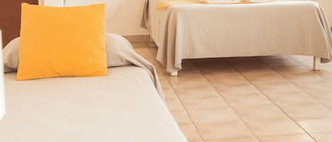 Classic Studio | 2 bedrooms, blackout drapes, free WiFi, bed sheets