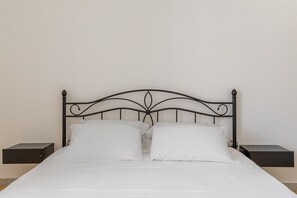 3 chambres, fer et planche à repasser, accès au Wi-Fi (inclus)