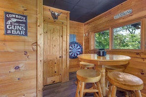 Dining - Relaxing 3BD Cabin w/ HOT TUB! Pool Table + GAMES! (Sevierville)