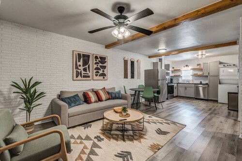 Walk to OSU Campus - Cozy Stillwater Stay