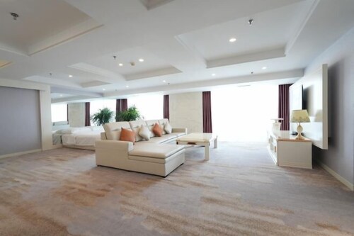 Tumenjiang Business Hotel