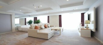 Tumenjiang Business Hotel