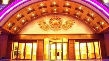 المنشأة من الخارج