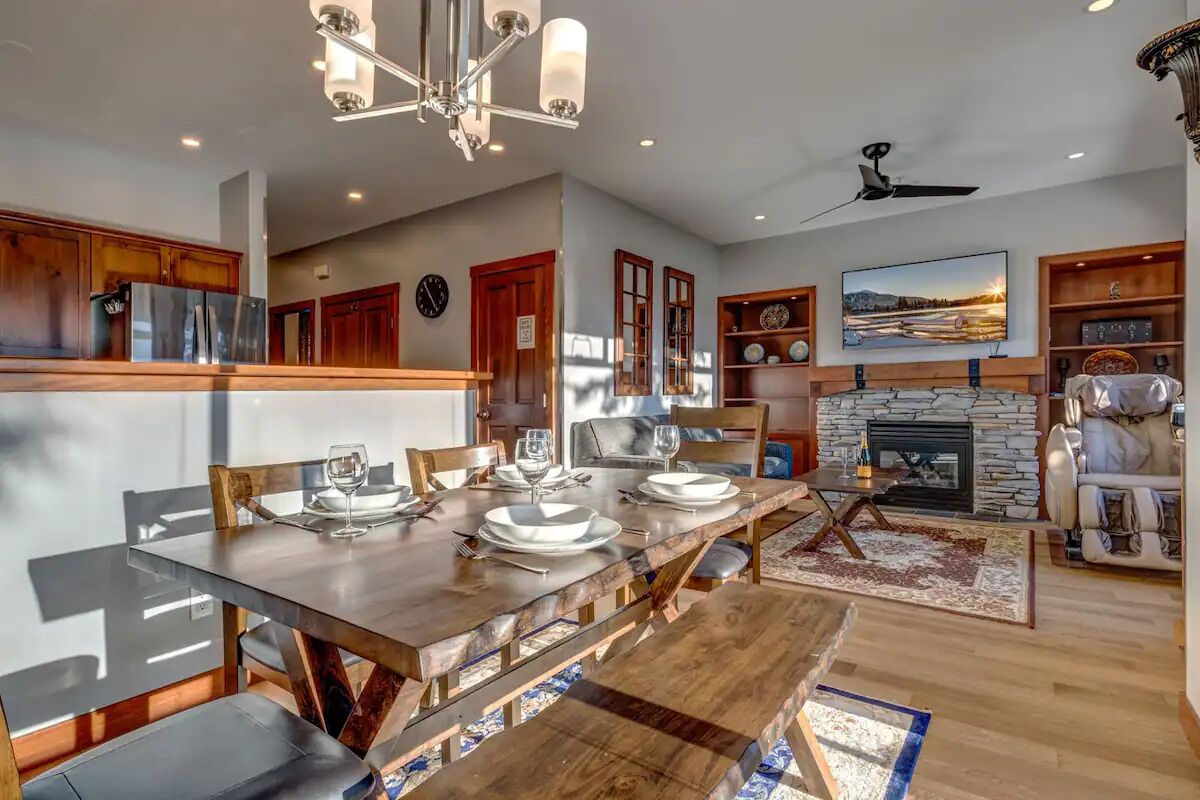 Room, Mountain View | In-room dining