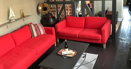 Appartement Typique de 54 m², Plein Centre au Calme