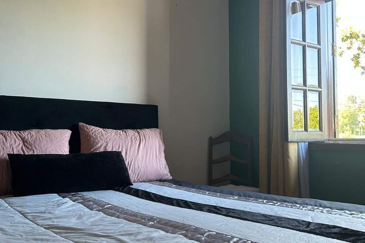 Basic Twin Room (SUITE 15) | Free WiFi