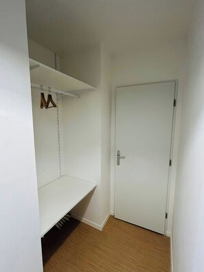 Interior - Studio Moderne | Cathédrale | Suite 204 (Reims)