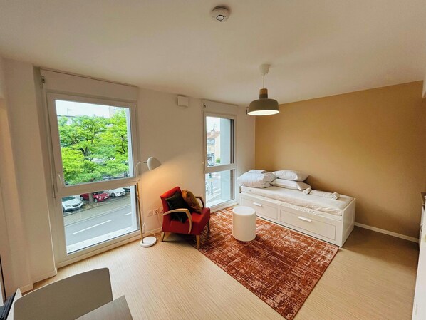 Desk, WiFi, bed sheets, wheelchair access