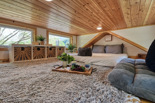 2 bedrooms, bed sheets