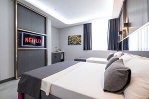 Quarto casal ou duplo júnior | Escrivaninha, Wi-Fi de cortesia