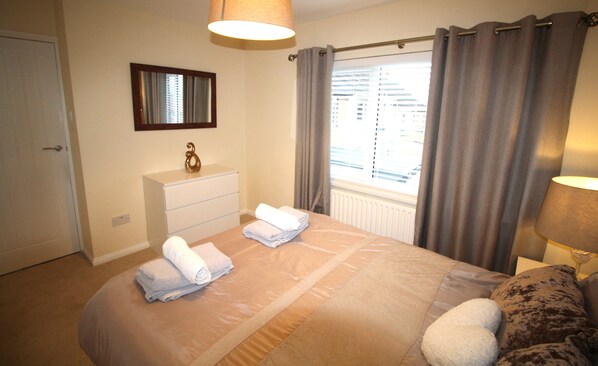 House | 3 bedrooms, iron/ironing board, free WiFi, bed sheets - 3 Bed House - Sleeps 6 - Parking - Pets - Garden (Rowlands Gill)