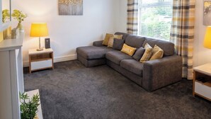 Living area - 3 Bed House - Sleeps 6 - Parking - Pets - Garden (Rowlands Gill)
