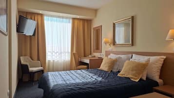 Superior Room | Desk, laptop workspace, iron/ironing board, free WiFi