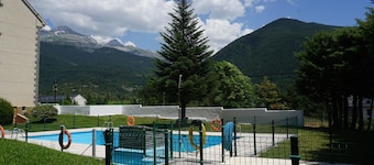 Loira Apartment, Villanúa, perfect for families, pool