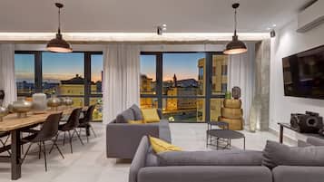 Aparment Tribuna | Living area | Flat-screen TV