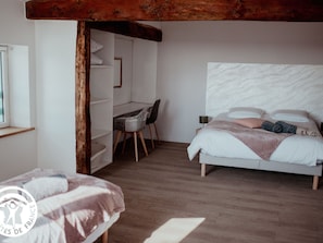 4 quartos, Wi-Fi de cortesia, roupa de cama