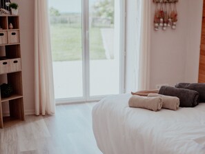 4 chambres, accès au Wi-Fi (inclus), literie fournie