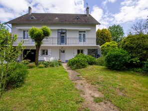 Exterior - Spacious Home with Garden, WiFi, and Games Room Near Dordogne's Best Sights (Payzac)
