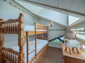 4 quartos, Wi-Fi de cortesia, roupa de cama