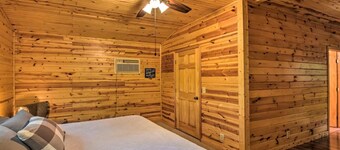 Talking Rock Creek Cabin - 1.2acres with beautiful creek running through it.