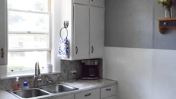 Frigorífic, microones, forn i placa de cuina